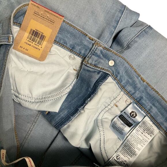 Levi's Ladies 314 Jeans Stretch Shaping Straight Tummy Slim Cuff 30 X 32 NWT - Picture 4 of 11